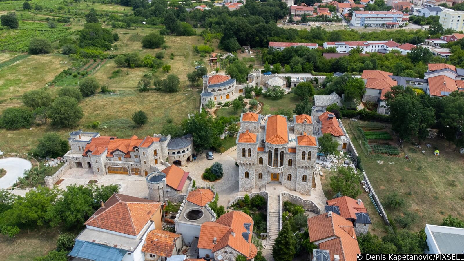 Fotografije iz zraka dvorca u Međugorju