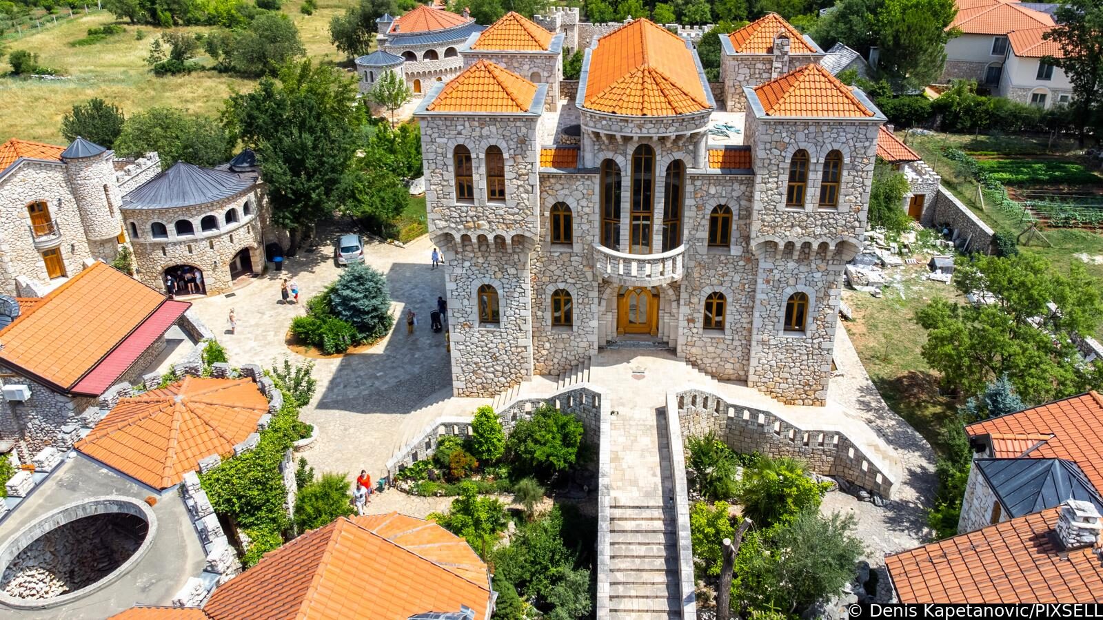 Fotografije iz zraka dvorca u Međugorju