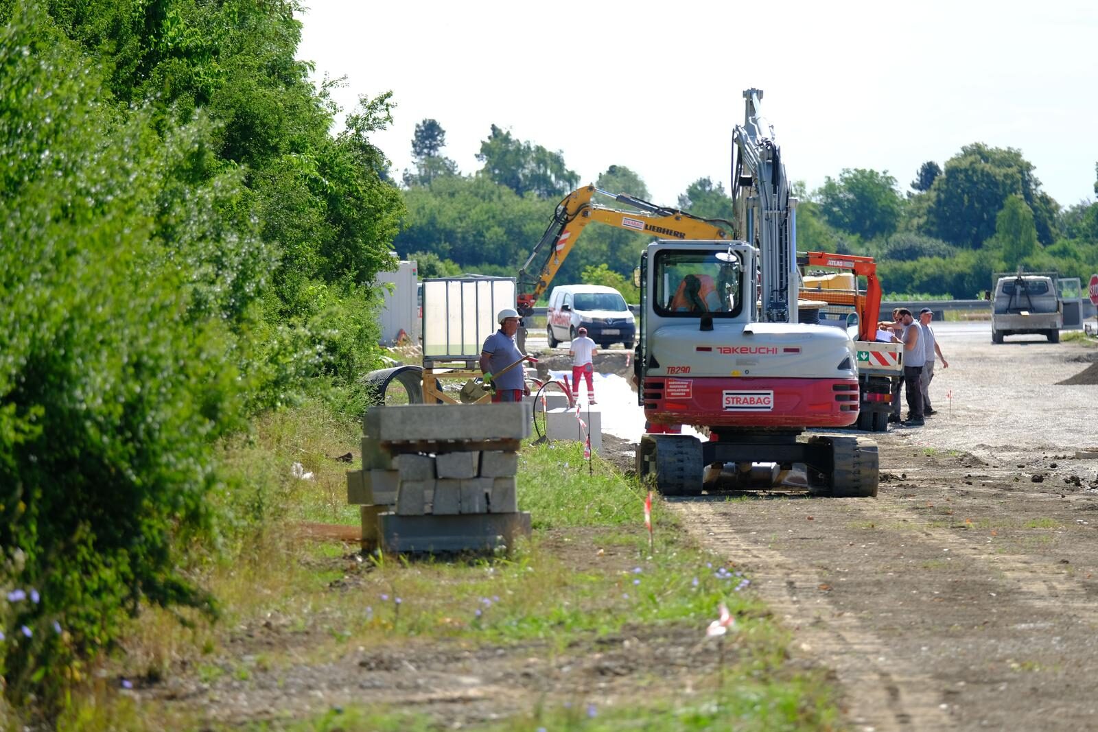 Tijekom radova na cesti u Kurilovcu radnici su pronašli dva projektila
