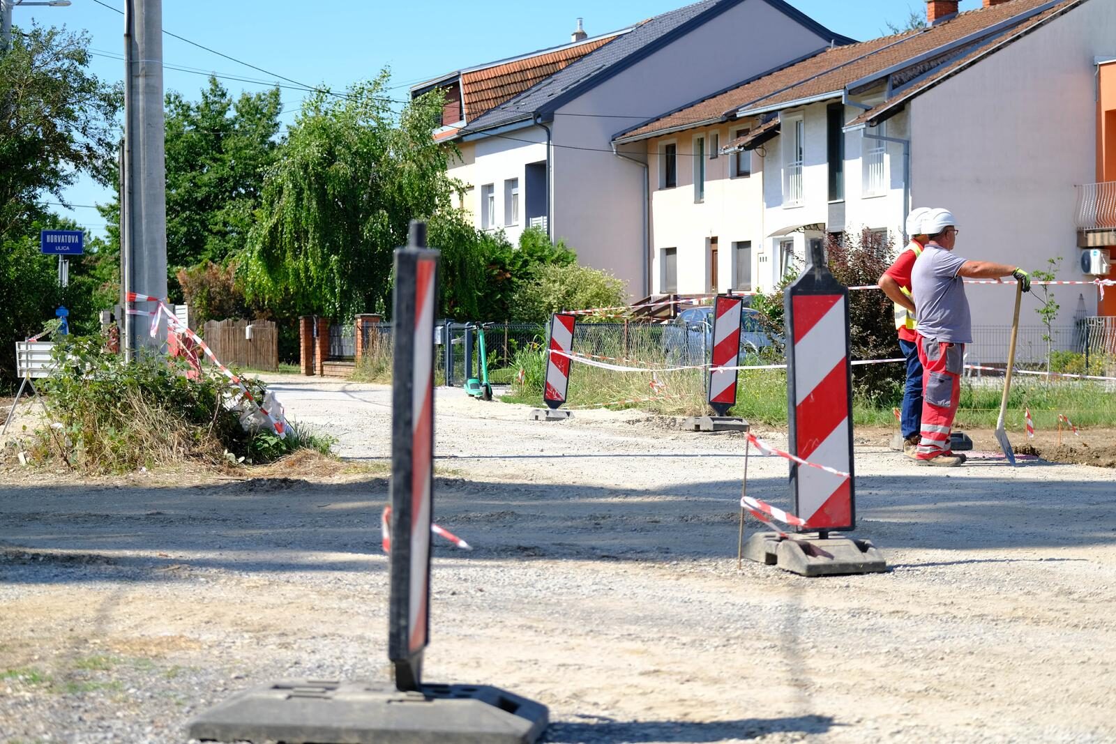 Tijekom radova na cesti u Kurilovcu radnici su pronašli dva projektila