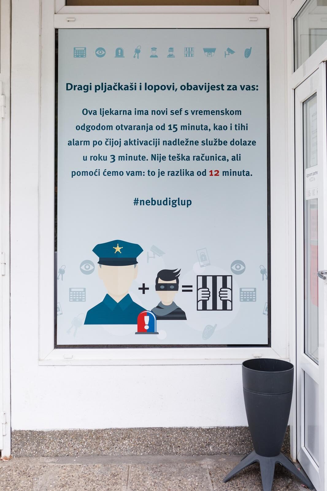 Zagreb: Na ljekarni postavljena poruka za razbojnike