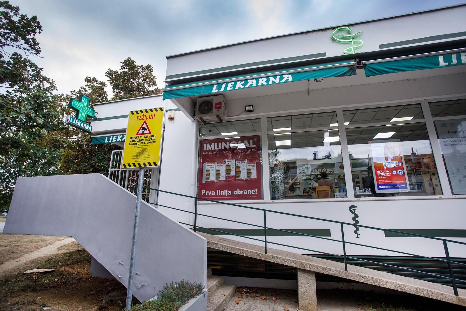 Zagreb: Na ljekarni postavljena poruka za razbojnike