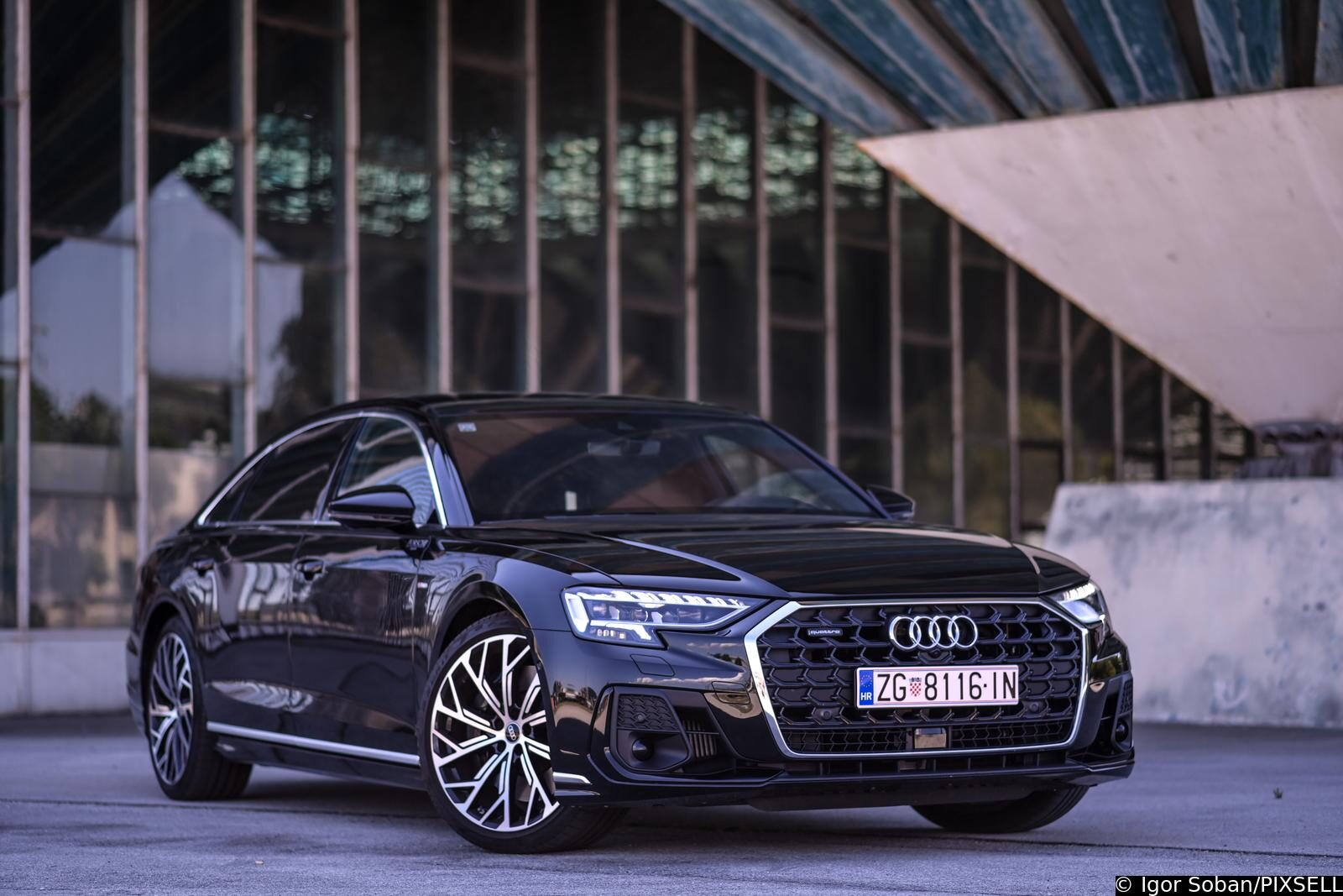 Premium limuzina Audi A8L