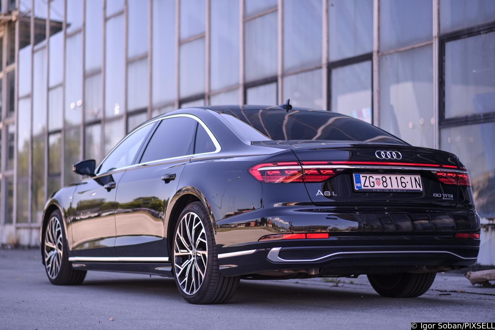 Premium limuzina Audi A8L