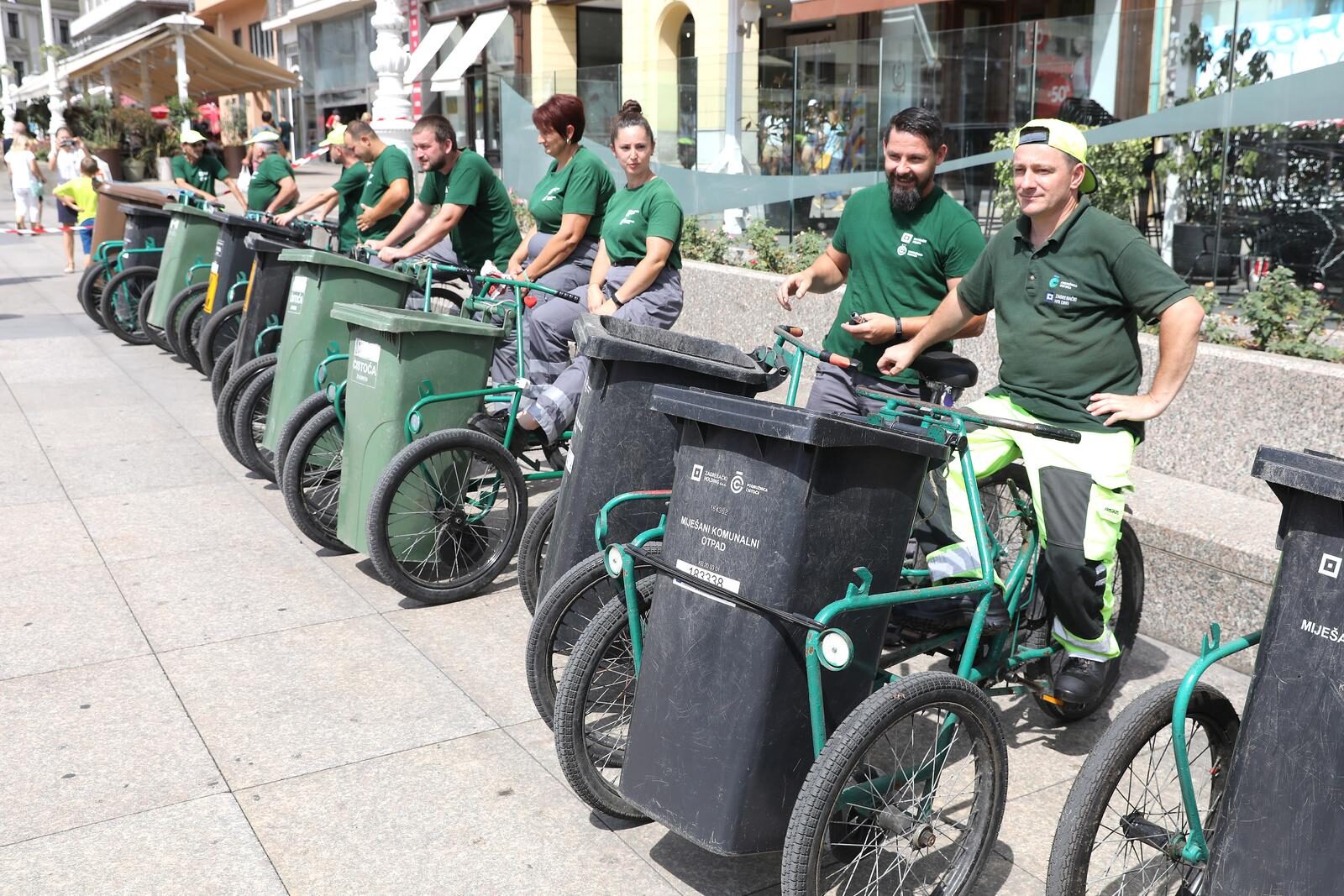Zagreb: Utrka smetlara na Trgu bana Josipa Jelačića