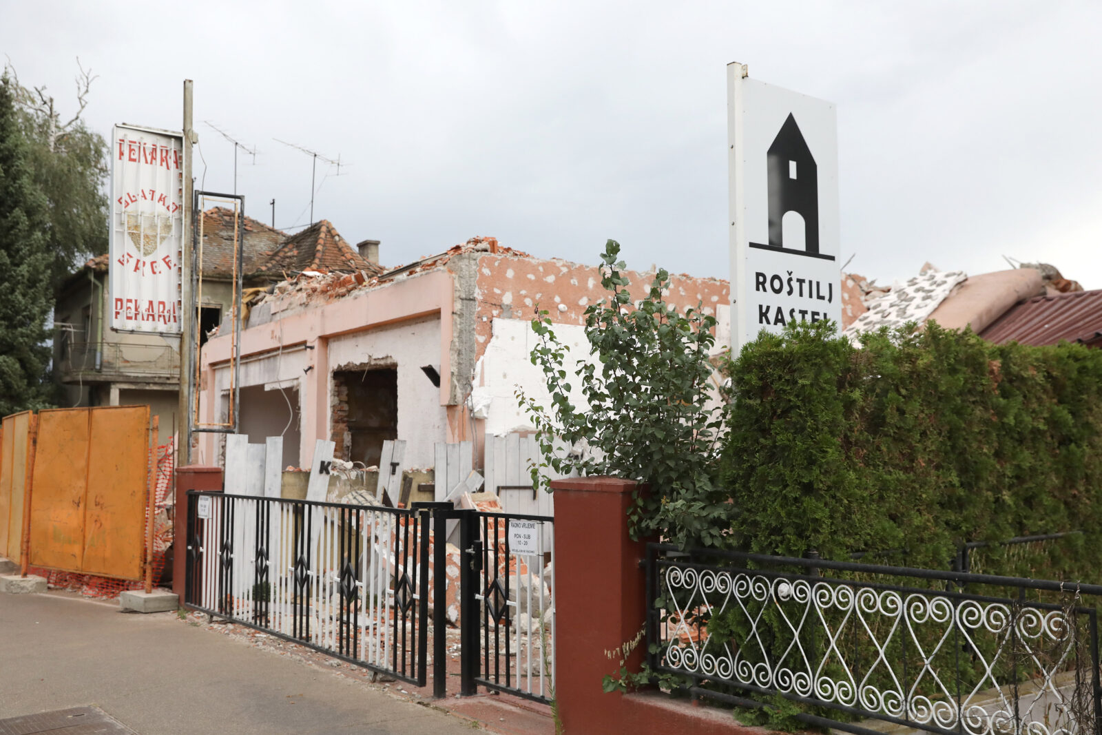 Zagreb: Na pečenjaru u Dubravi pao zid sa susjedne zgrade