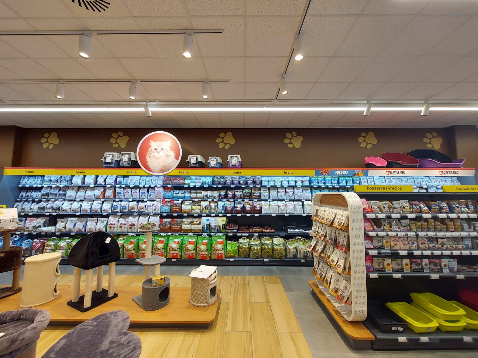 Superzoo kaštela hrana