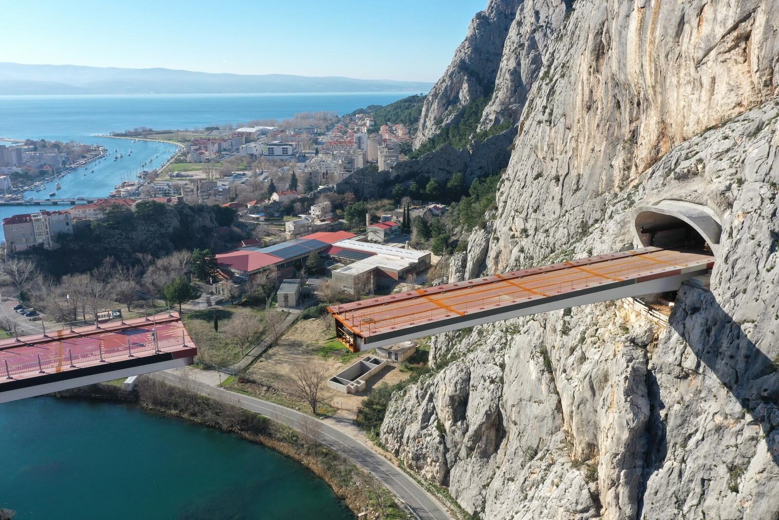 Fotografije iz zraka radova na mostu iznad Omiša