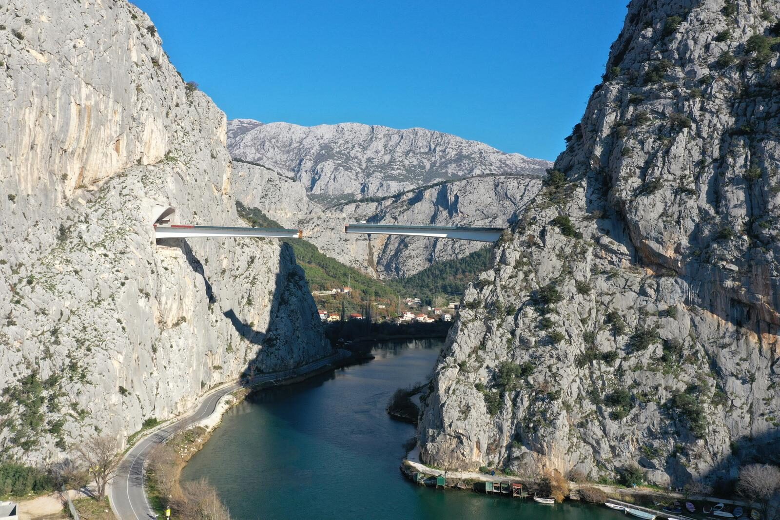 Fotografije iz zraka radova na mostu iznad Omiša