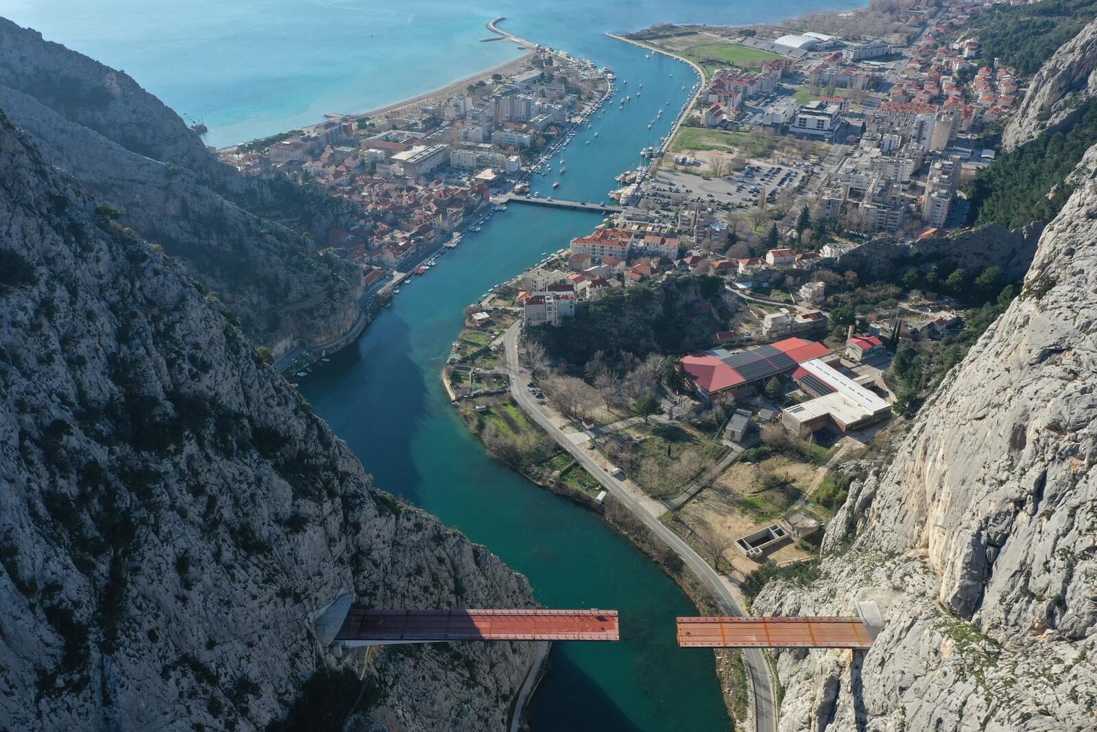 Fotografije iz zraka radova na mostu iznad Omiša