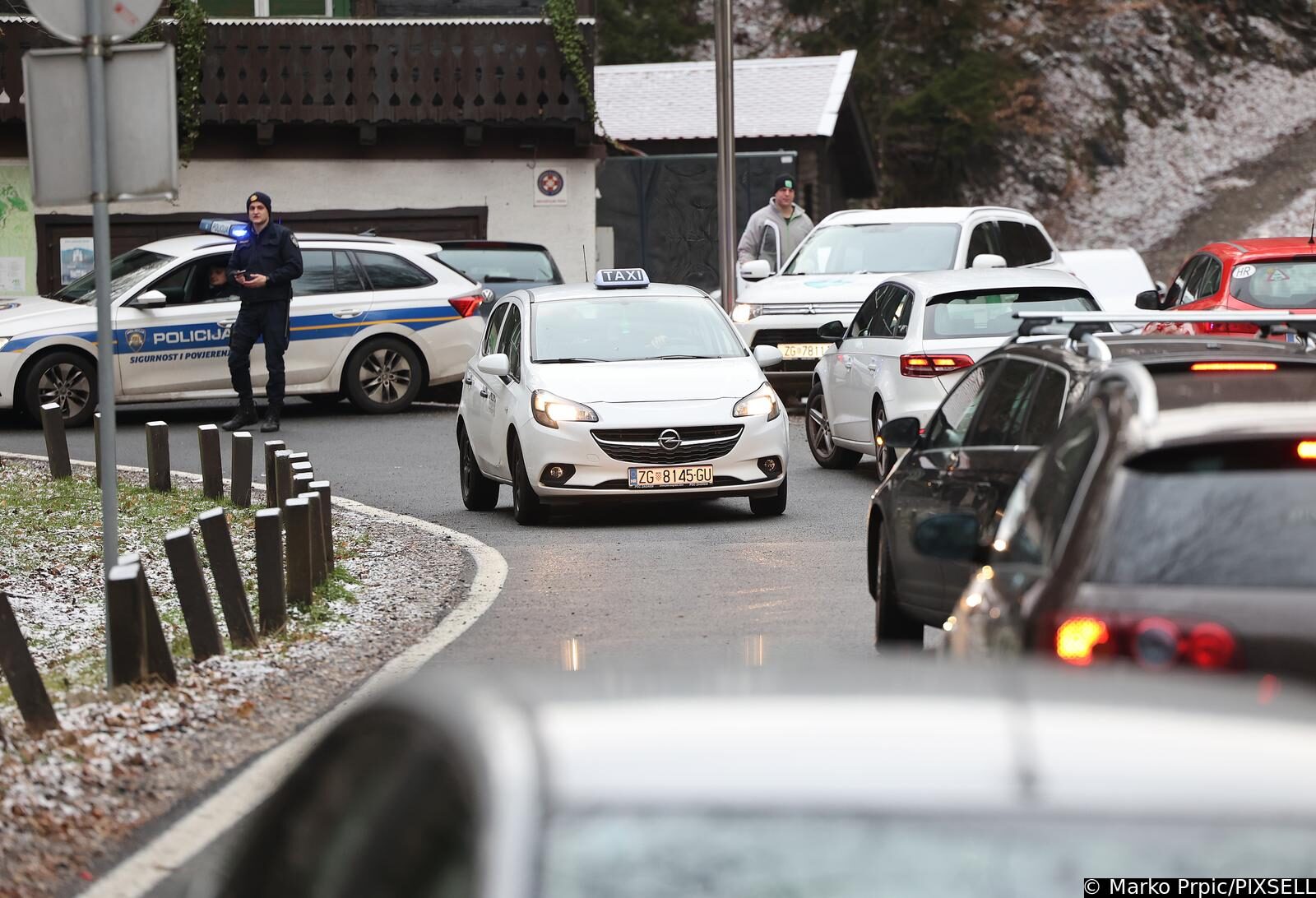 Policija zatvorila sljemensku cestu zbog gužve na vrhu