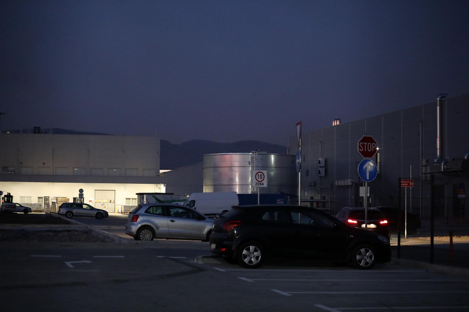 Zagreb: Požar u tvornici Rimac u Škorpikovoj