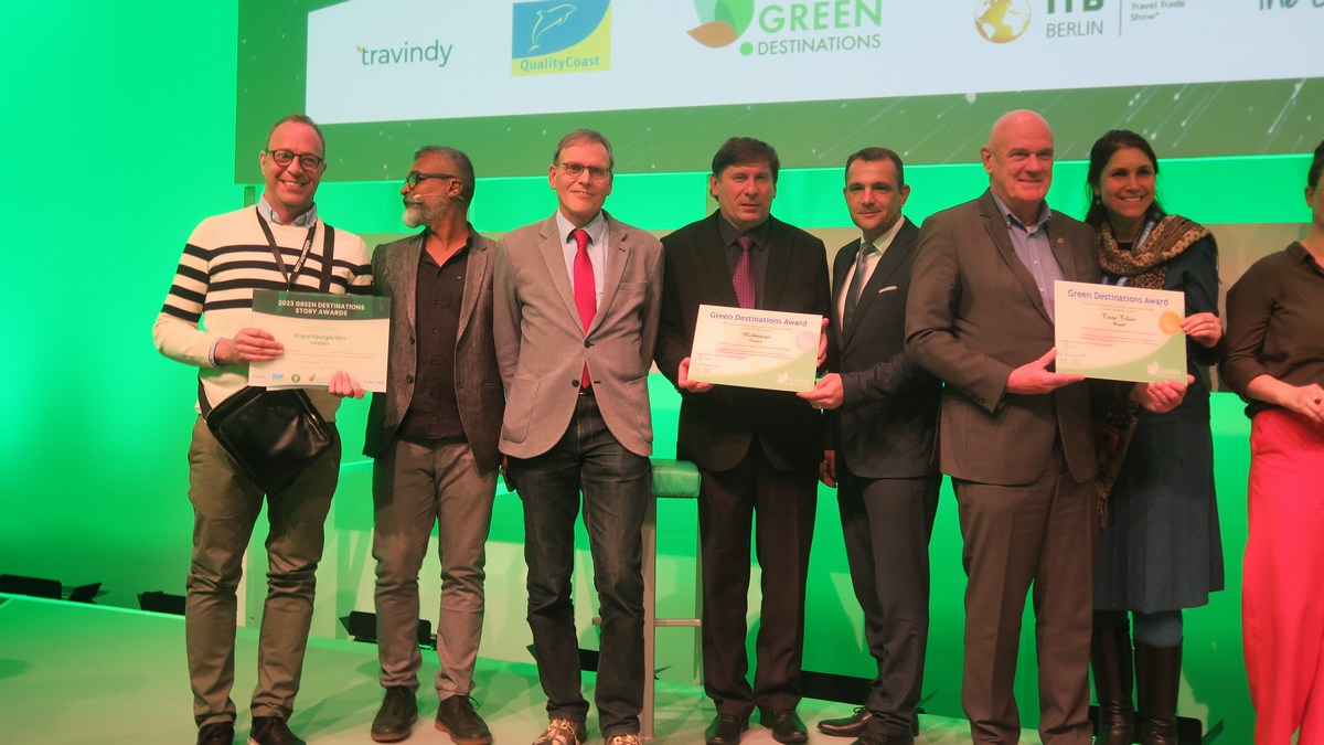 Grupna fotografija s dodjele s drugim dobitnicima