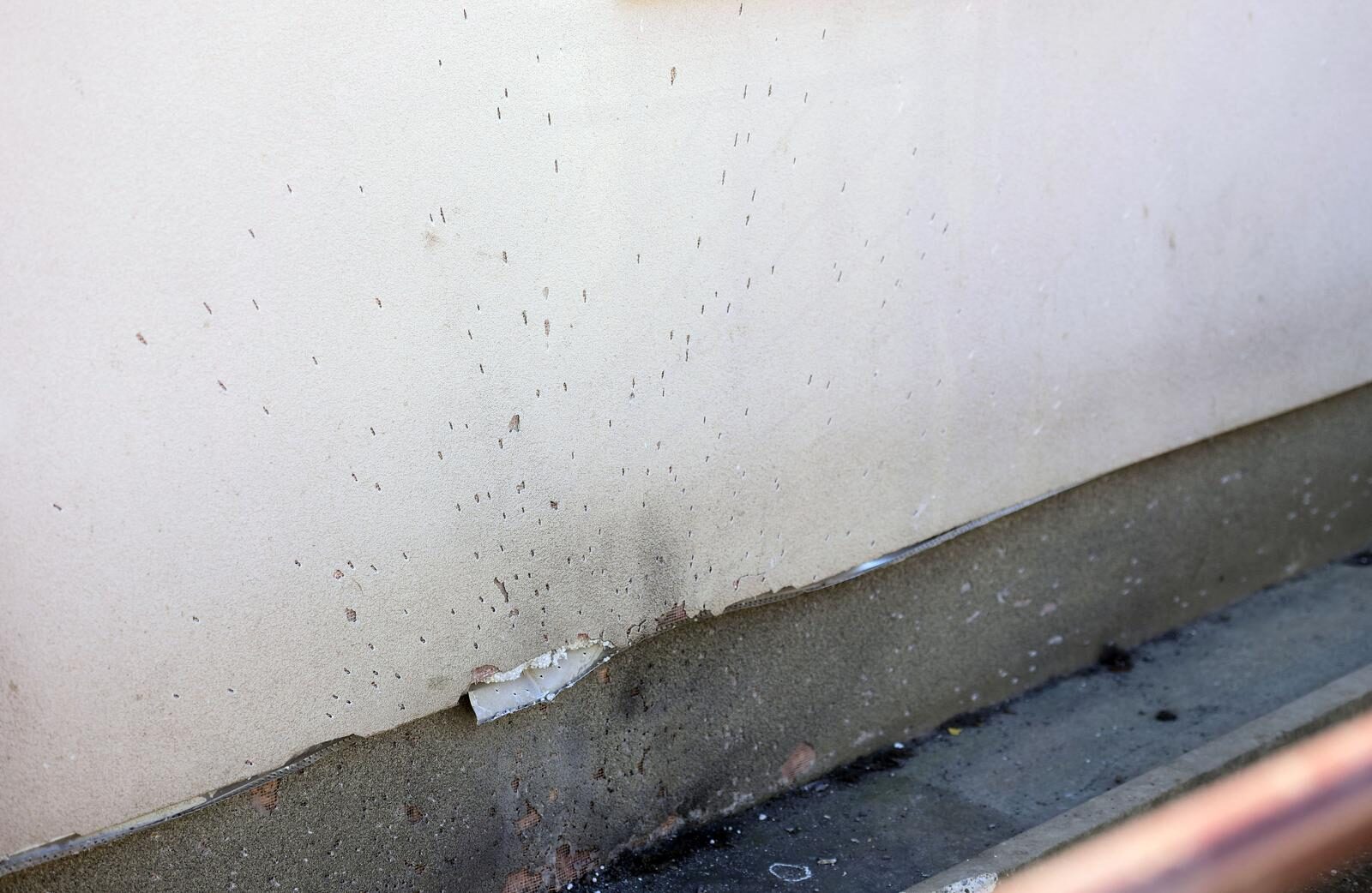 Zagreb: U eksploziji u Dubravi oštećeni su kuća i dva auta, policija provodi očevid