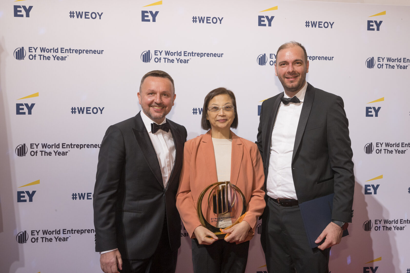 Berislav Horvat, Country Managing Partner u EY-u Hrvatska, Doris Hsu, dobitnica nagrade EY Svjetski poduzetnik godine i Božidar Radoš, direktor poslovnog razvoja i marketinga u EY-u Hrvatska