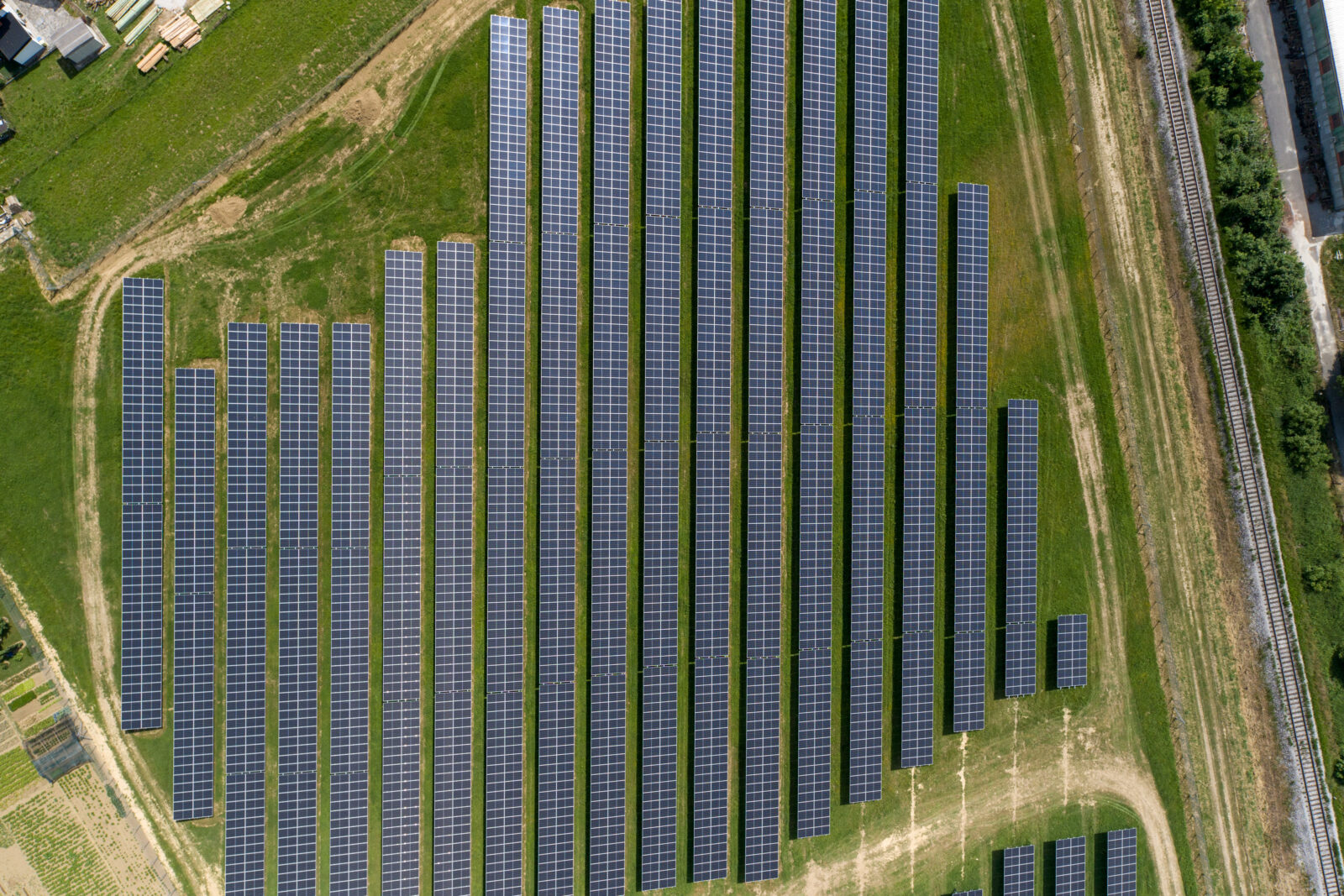 Kod Ivanca se gradi prva agrosolarna elektrana u Hrvatskoj, proizvodit će zelenu energiju i ekološku hranu