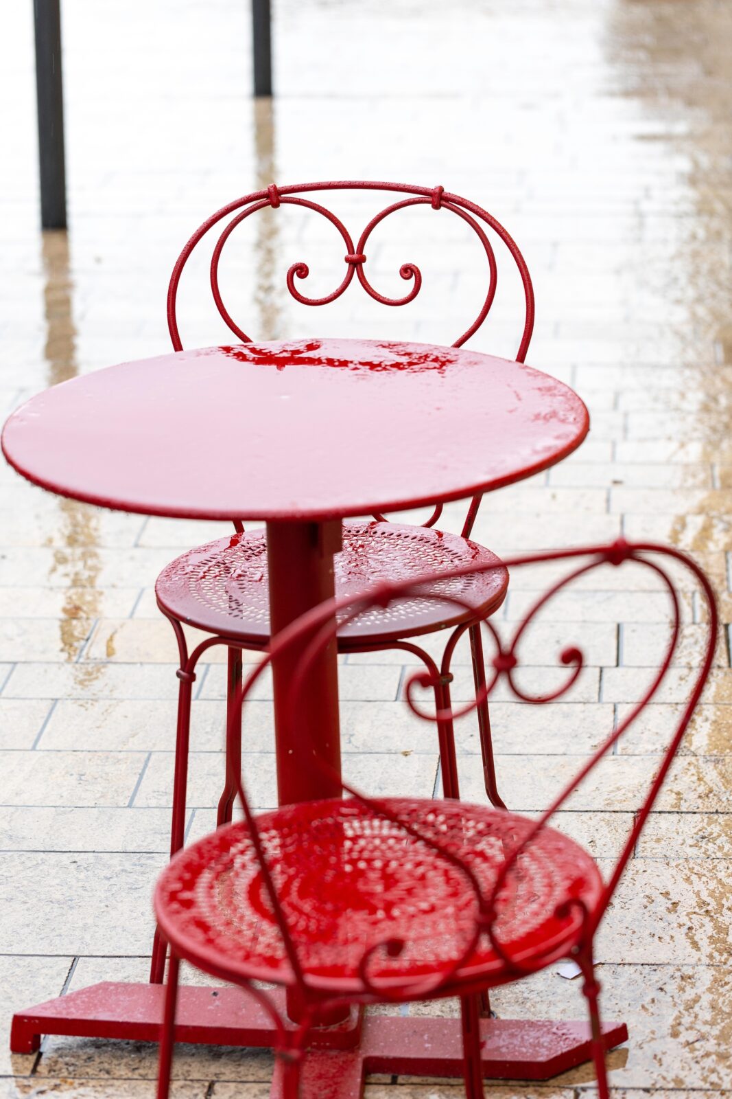 An,Empty,Outdoor,Area,Of,A,Traditional,French,Restaurant,Or