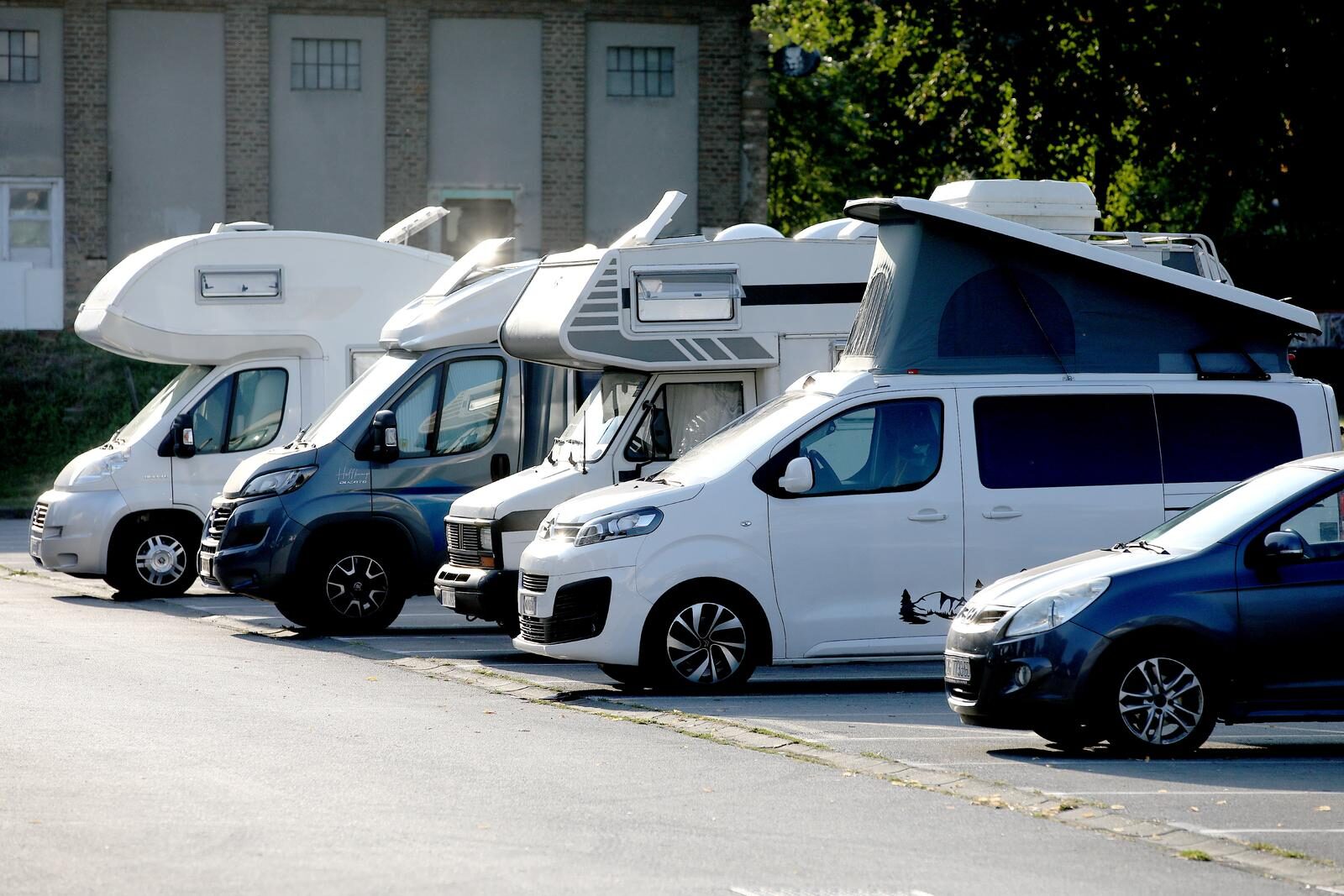 Zagreb: Parkiralište kod Paromlina mnogi stranci koriste za kampiranje