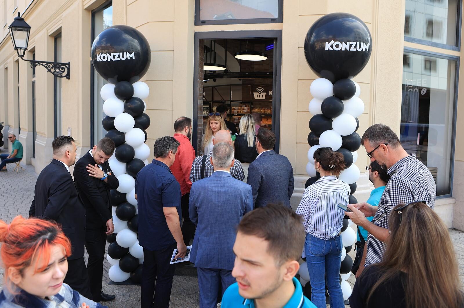 Zagreb: Svečano otvorenje Konzum smart, trgovine koja nema blagajni niti djelatnika