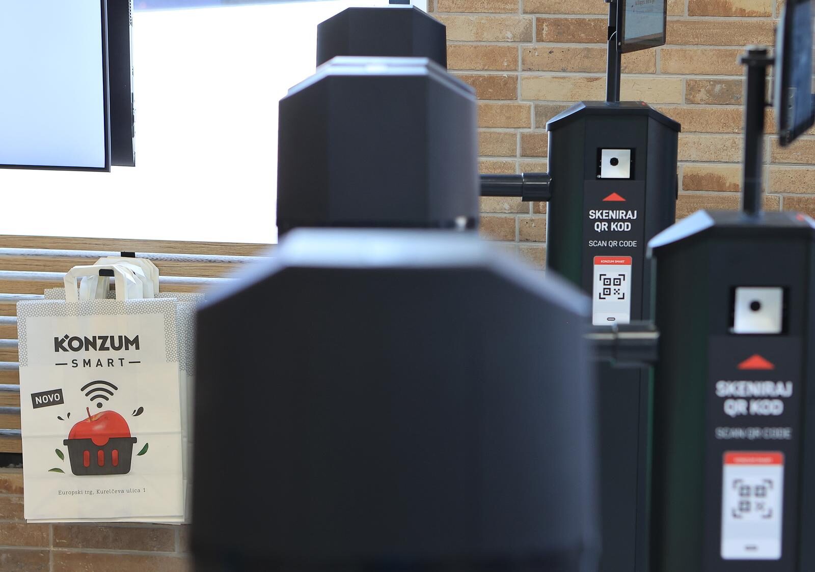 Zagreb: Svečano otvorenje Konzum smart, trgovine koja nema blagajni niti djelatnika