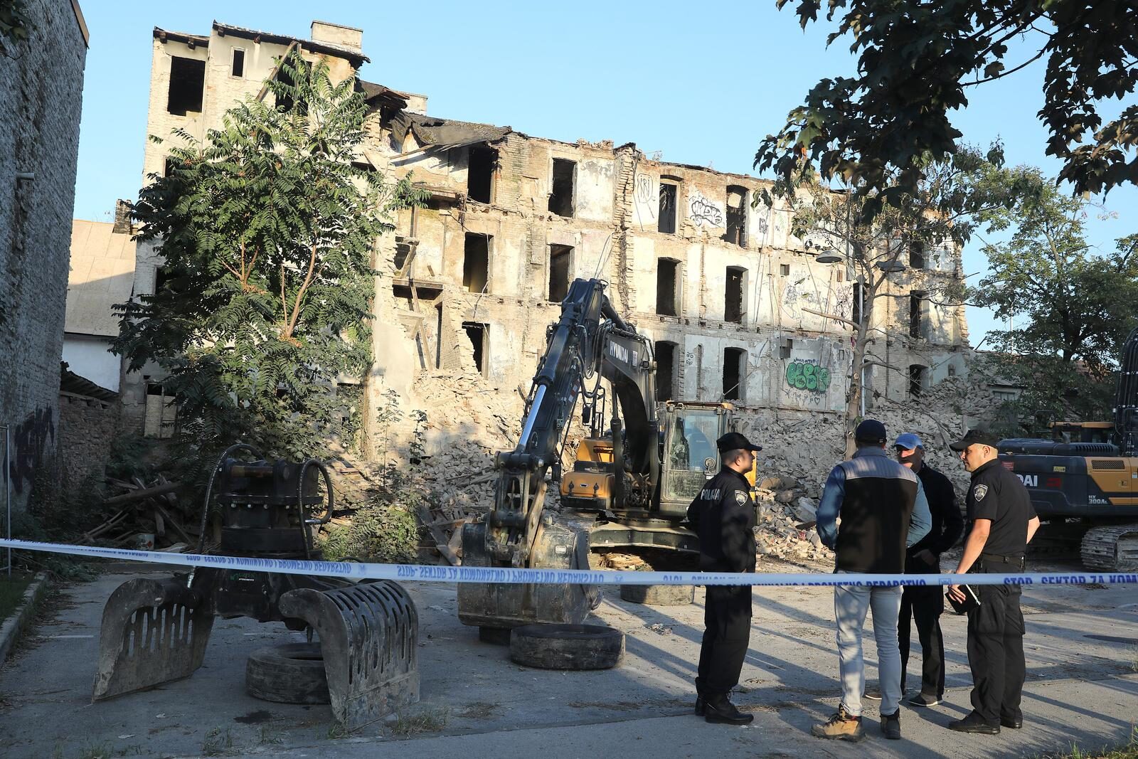 Zagreb: Tijekom rušenja zgrade u Paromlinskoj 17 pronađene podzemne prostorije