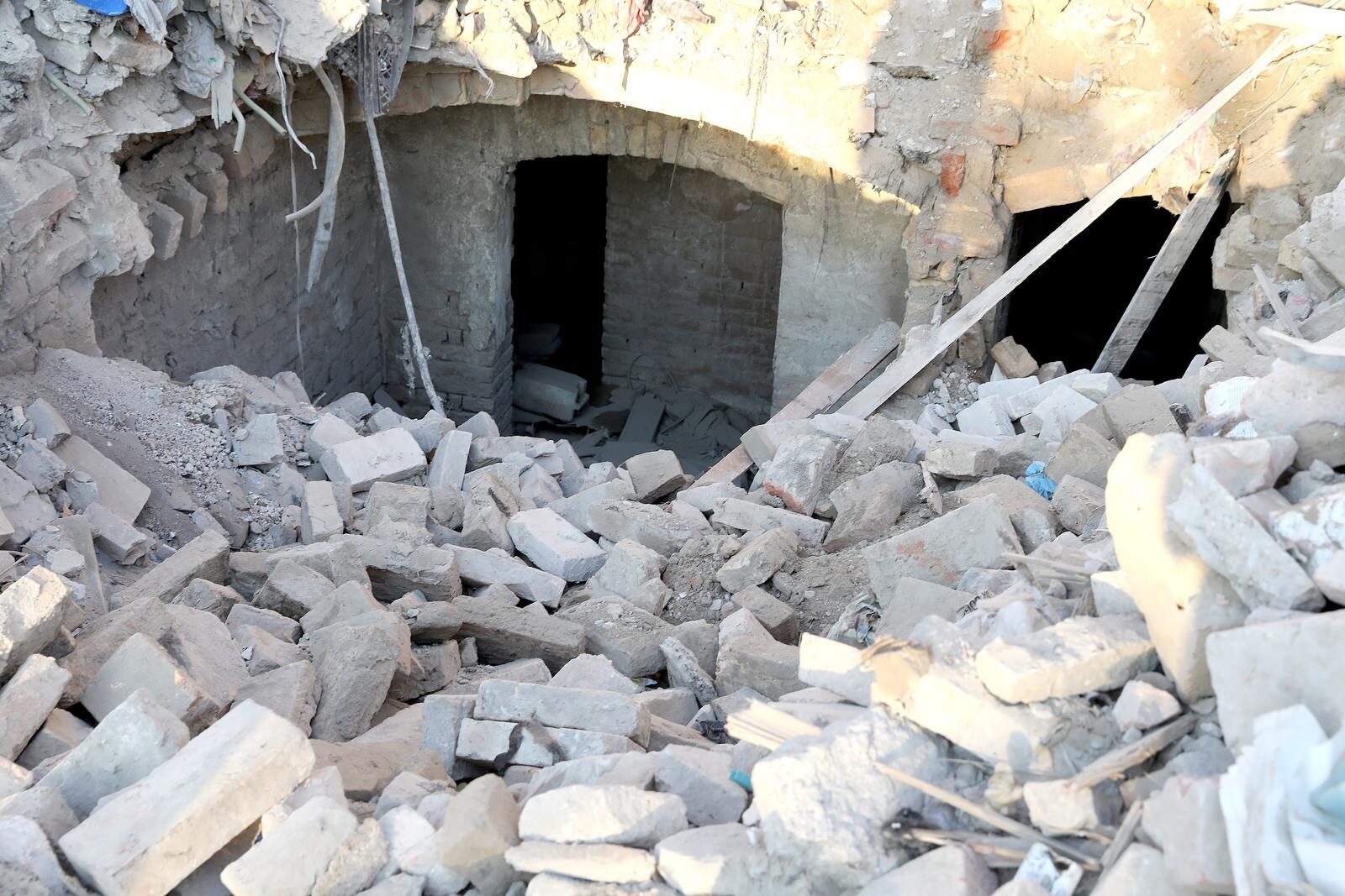 Zagreb: Tijekom rušenja zgrade u Paromlinskoj 17 pronađene podzemne prostorije