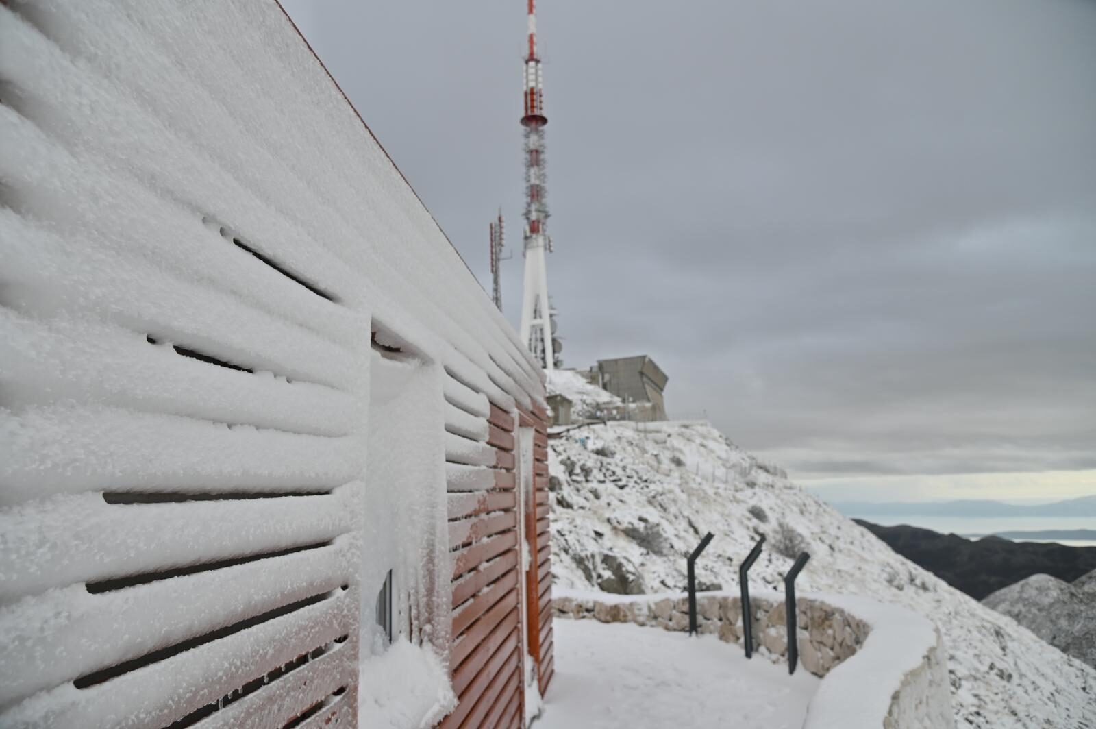 Prvi ovosezonski snijeg na Biokovu