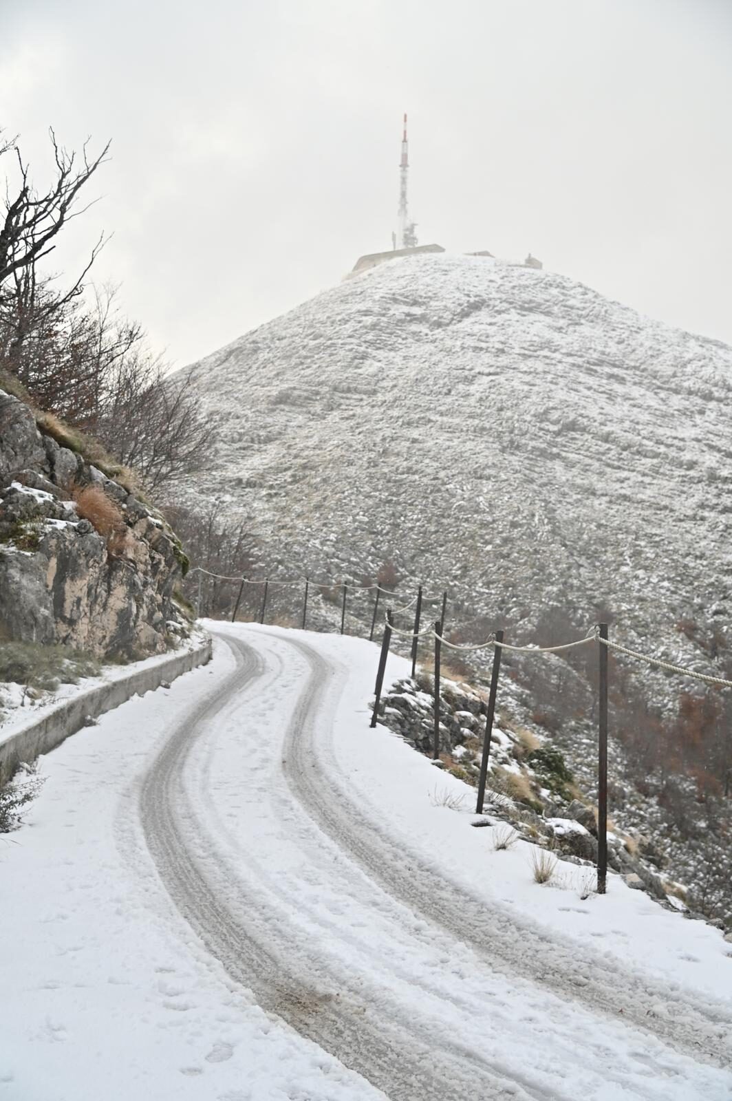 Prvi ovosezonski snijeg na Biokovu