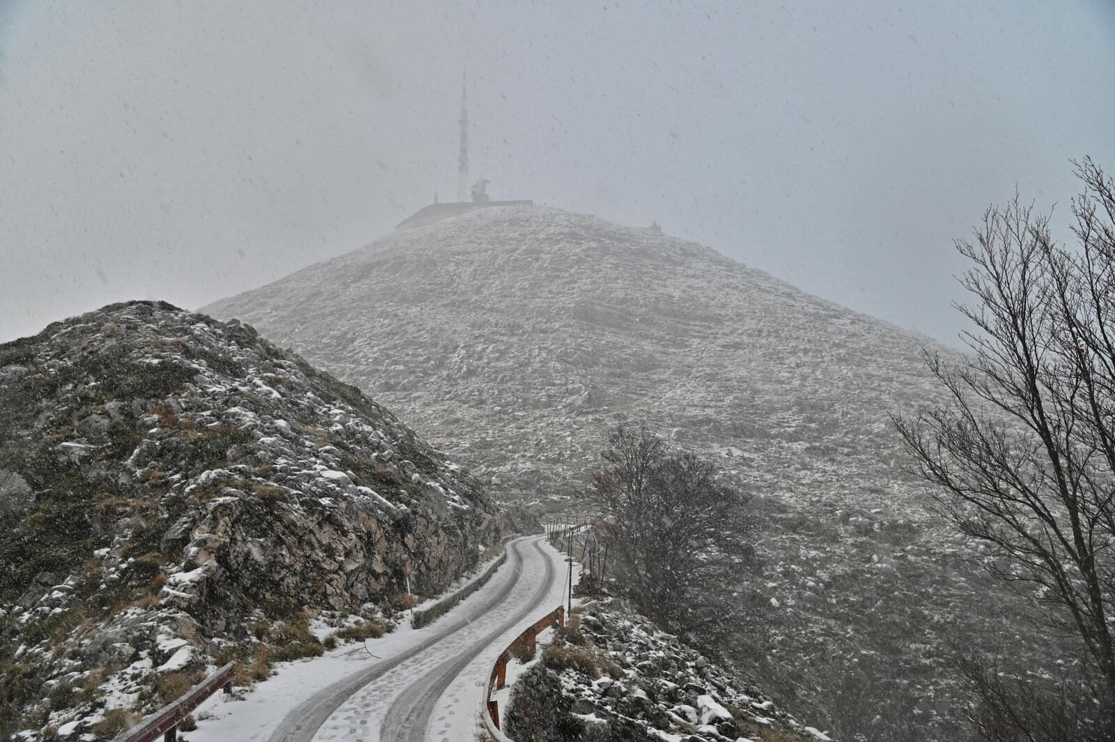 Prvi ovosezonski snijeg na Biokovu