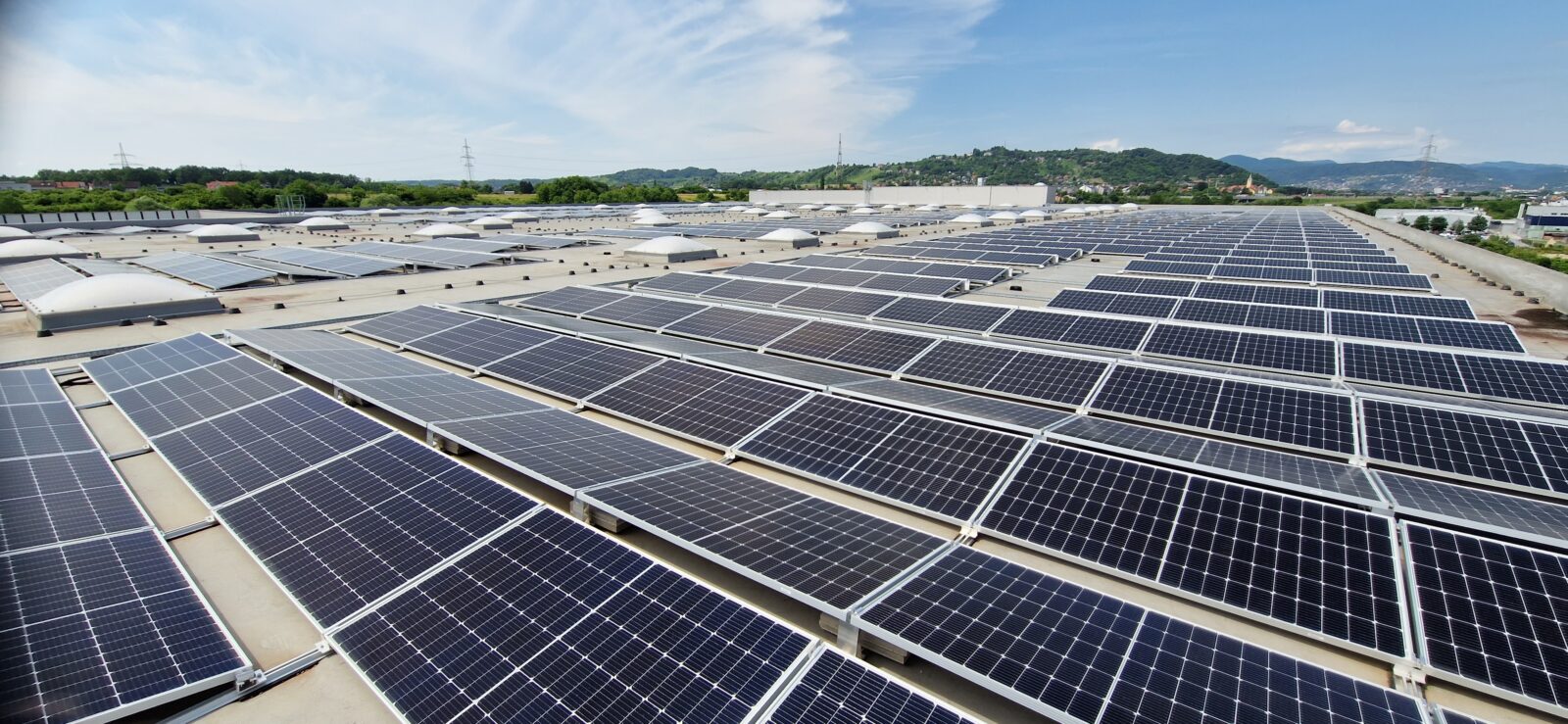 6_Solarni paneli na krovu logističkog terminala Gebruder Weiss u Svetoj Nedelji
