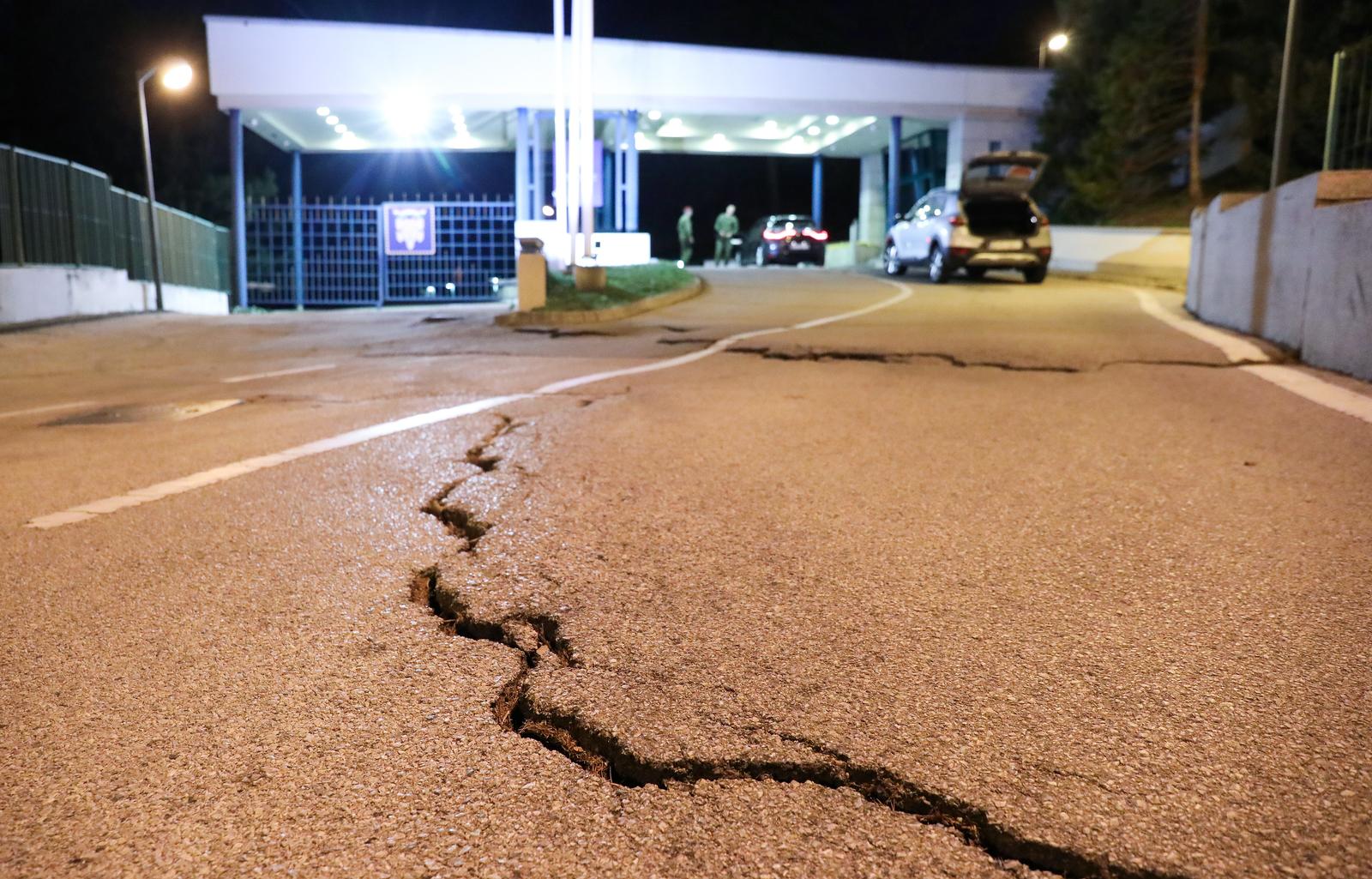 Zagreb: Aktiviralo se klizite na Pantov?aku ispred ulaza u Predsjedni?ke dvore