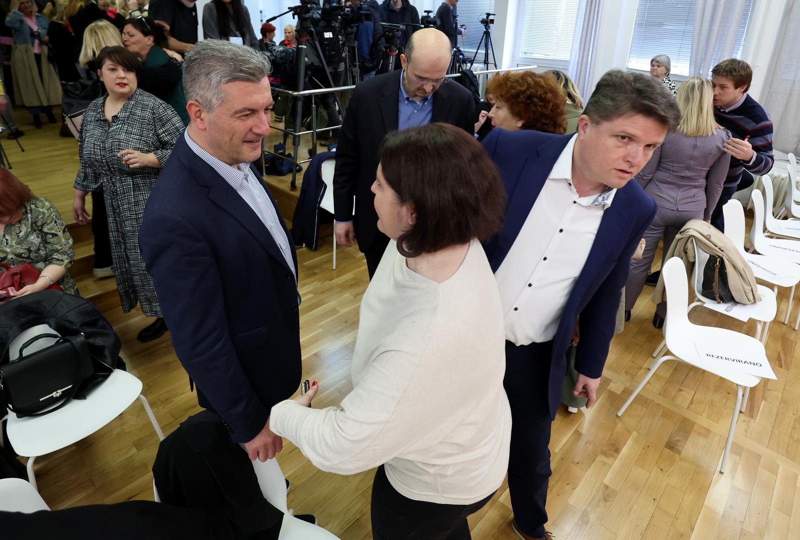 Zagreb: Sjednica Glavnog odbora SDP-a u središnjici stranke na Iblerovom trgu