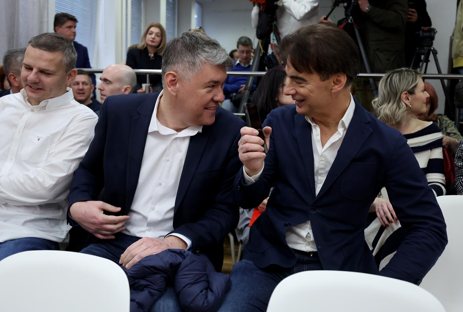 Zagreb: Sjednica Glavnog odbora SDP-a u središnjici stranke na Iblerovom trgu