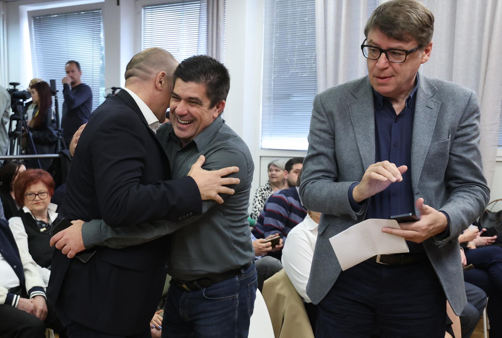 Zagreb: Sjednica Glavnog odbora SDP-a u središnjici stranke na Iblerovom trgu