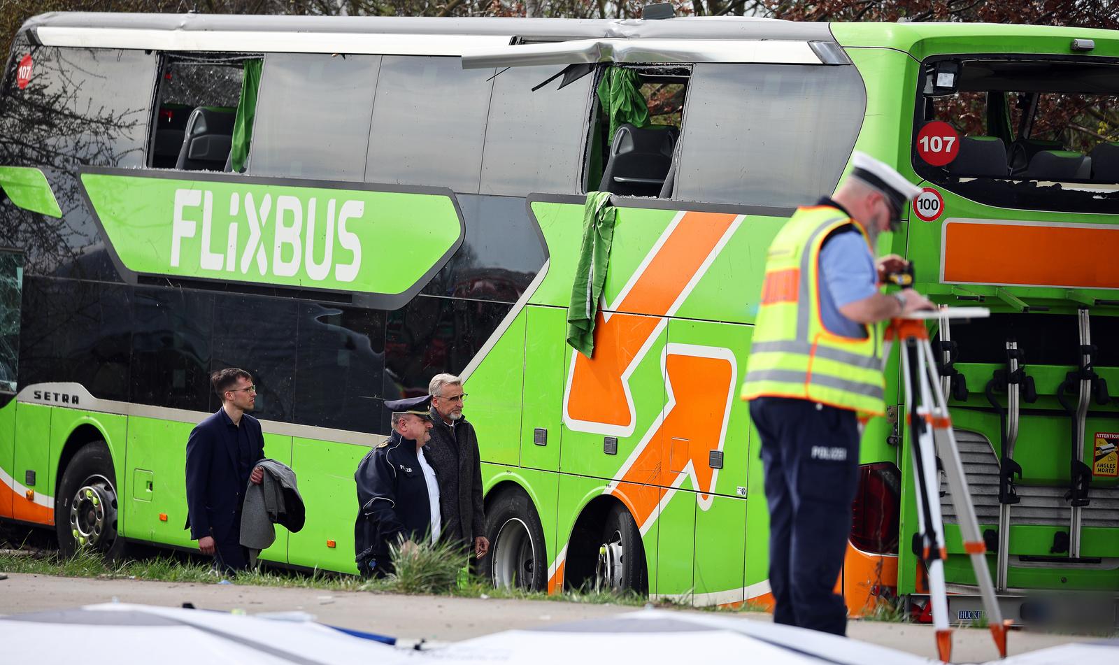 Accident with coach on A9 near Leipzig