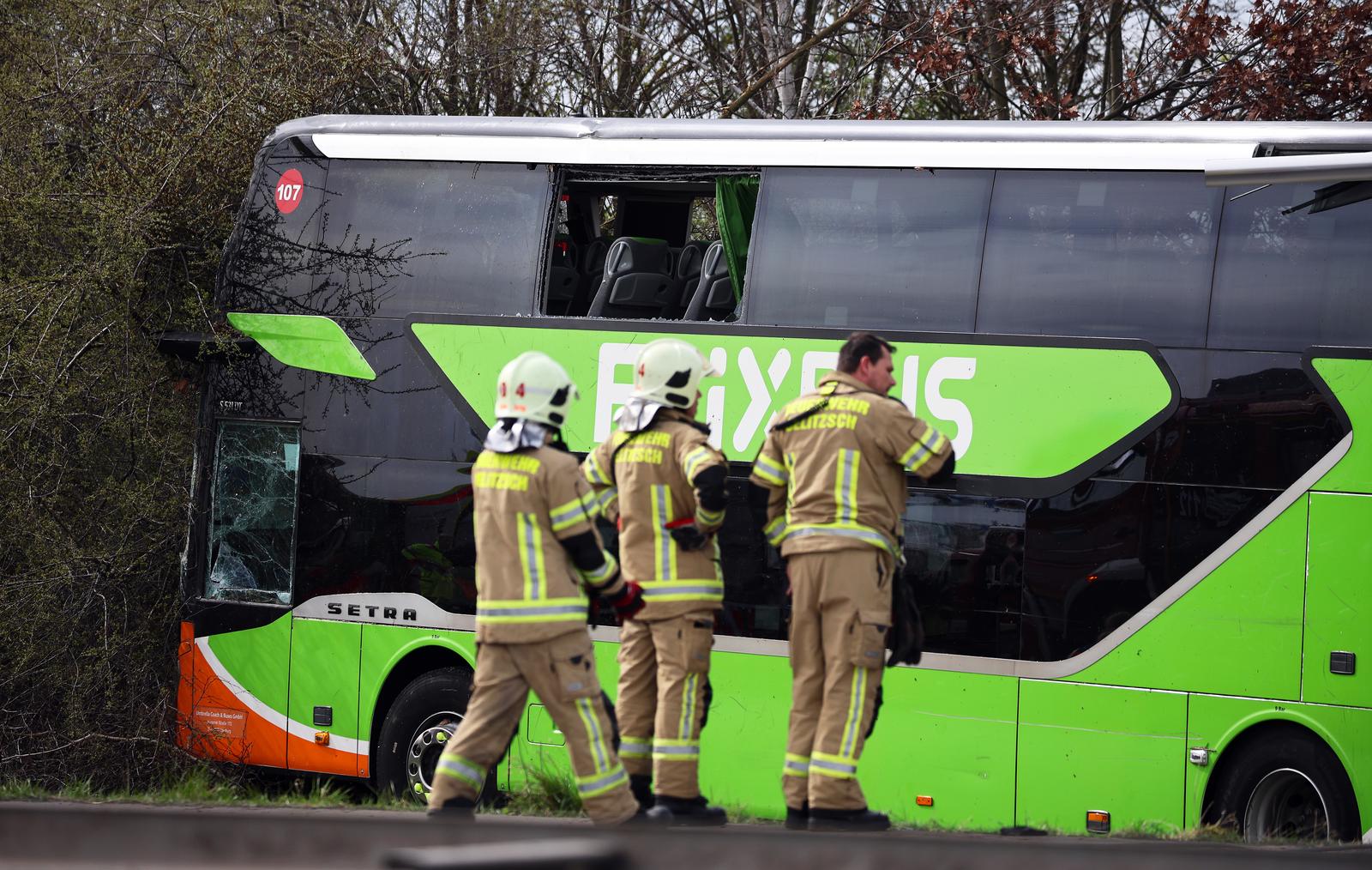 Accident with coach on A9 near Leipzig