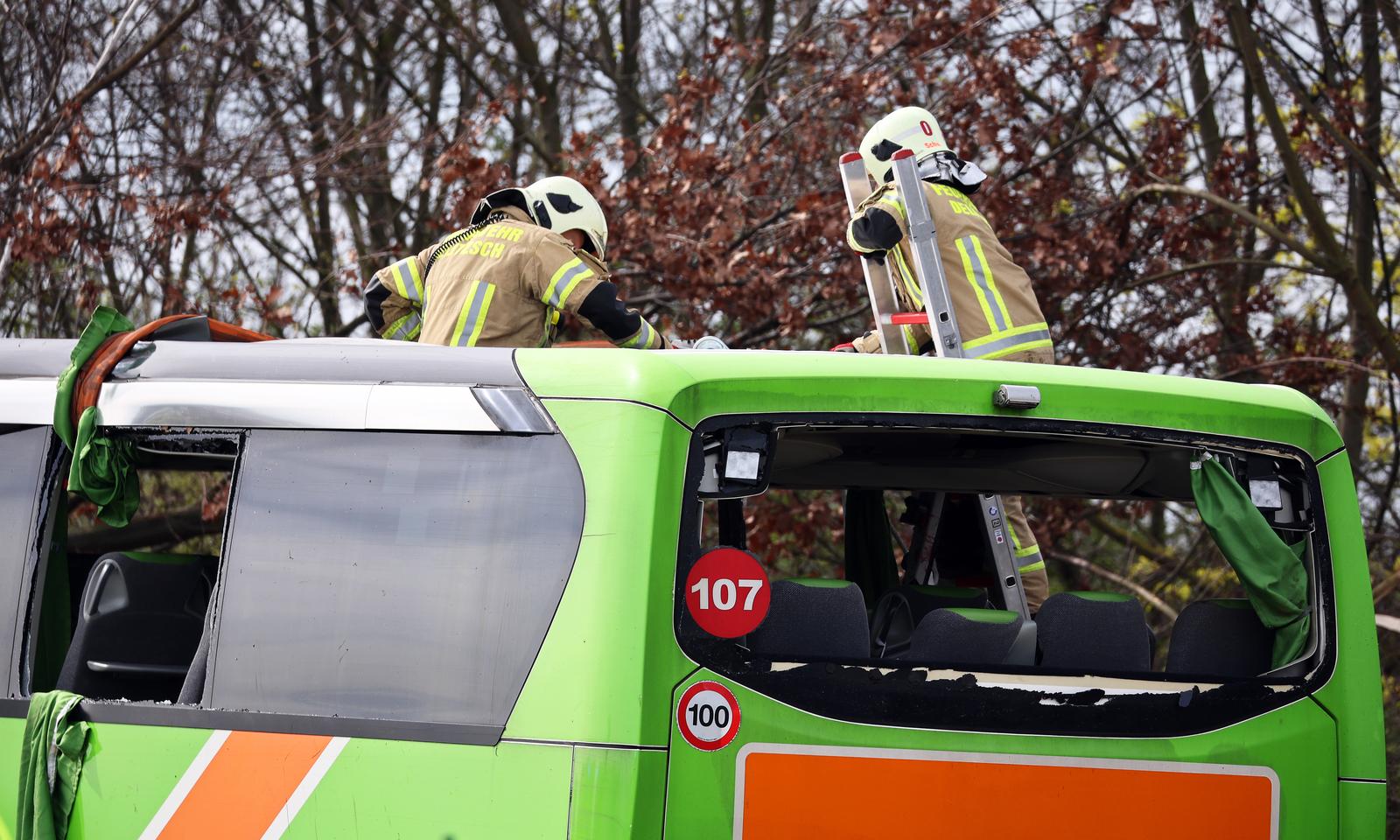Accident with coach on A9 near Leipzig