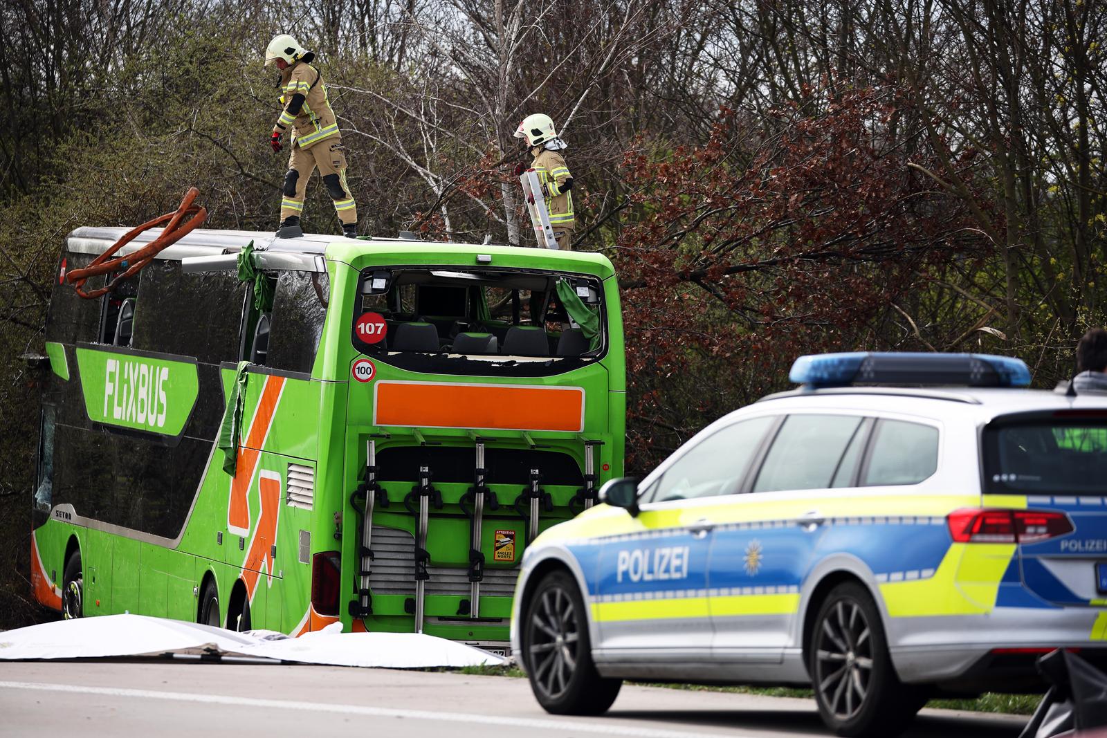 Accident with coach on A9 near Leipzig