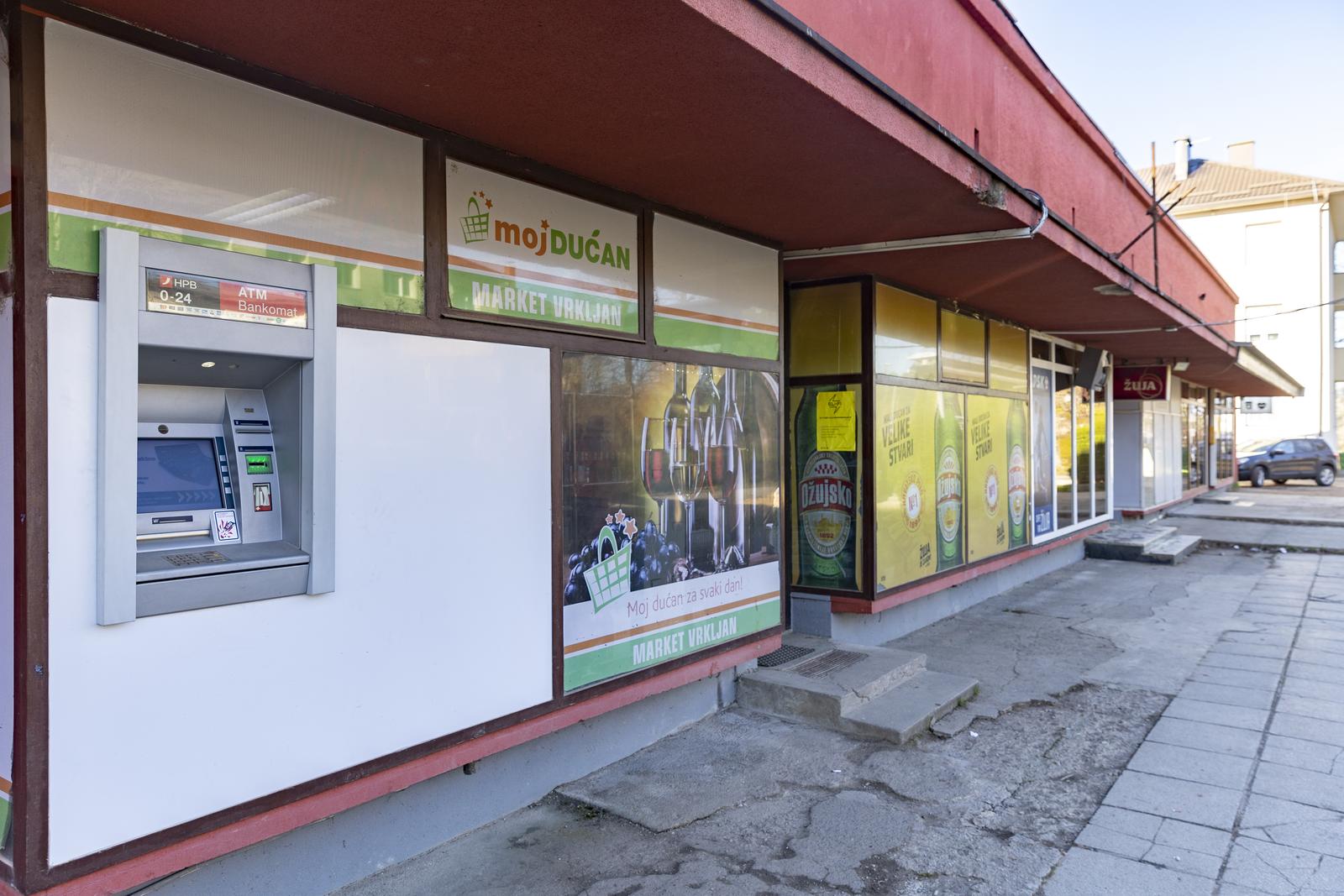 Lički Osik: Župan Petry svečano otvorio bankomat