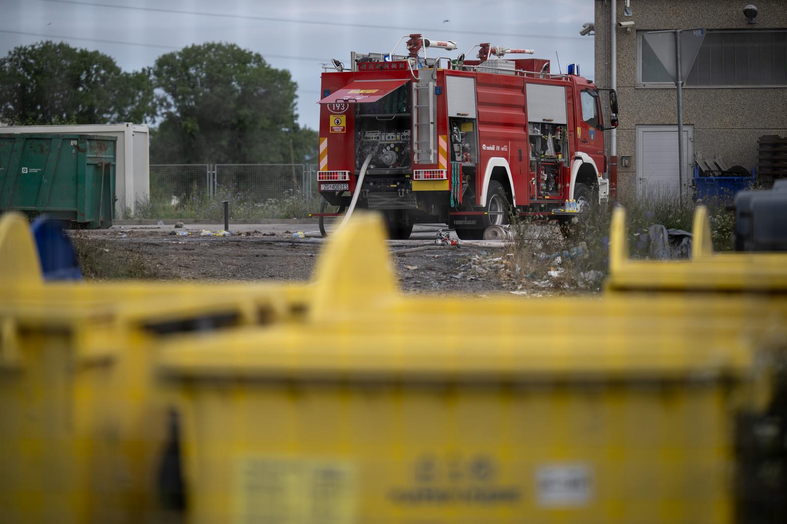 Zagreb: Noćas izbio požar na Jakuševcu, gorio glomazni otpad