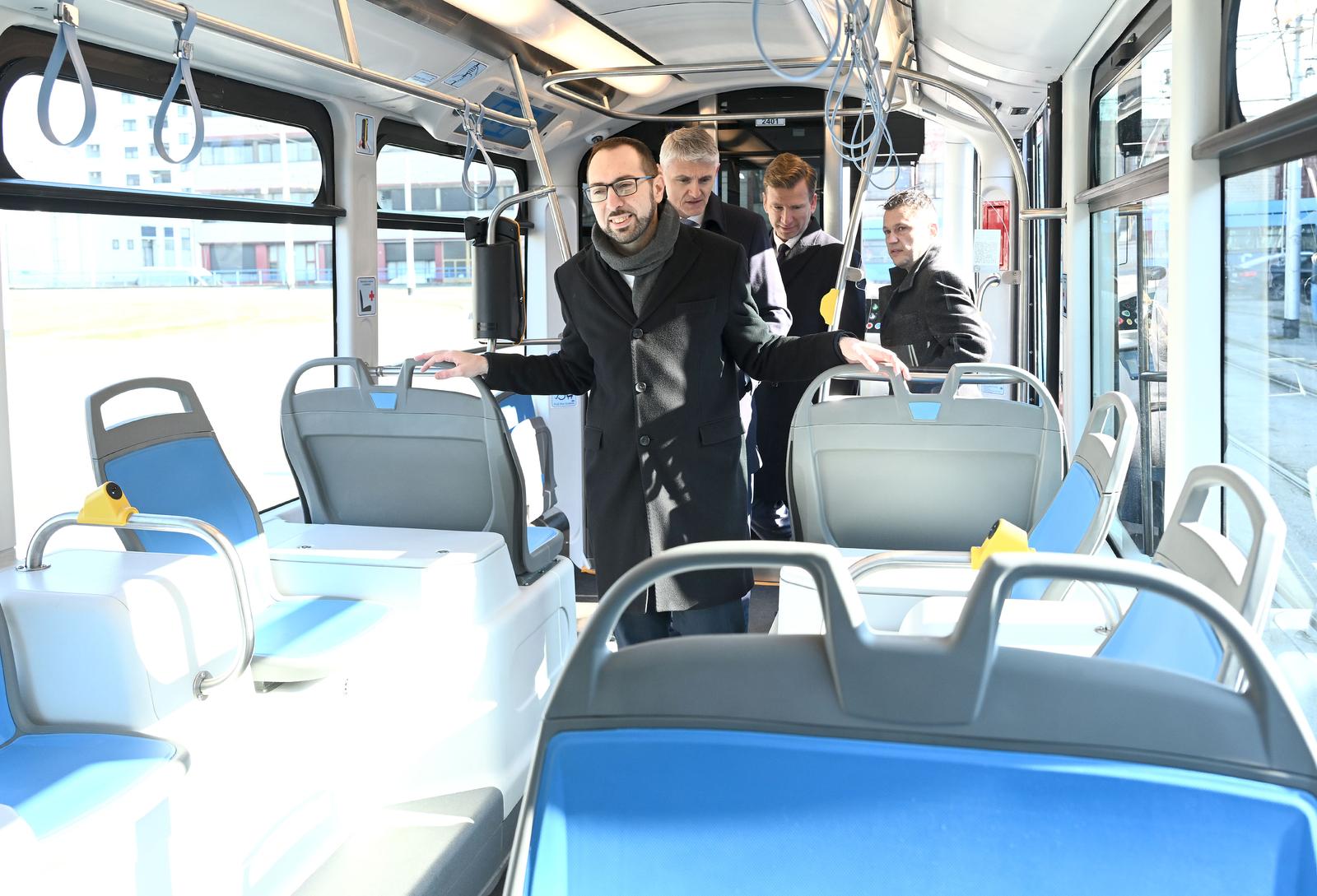 Zagreb: Predstavljanje novog tramvaja ZET-a