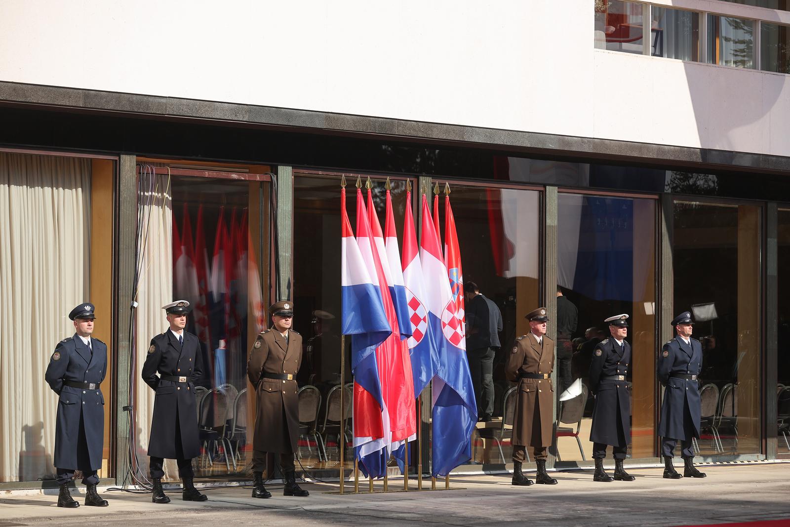 Zagreb: Dolazak uzvanika na inauguraciju predsjednika Zorana Milanovića