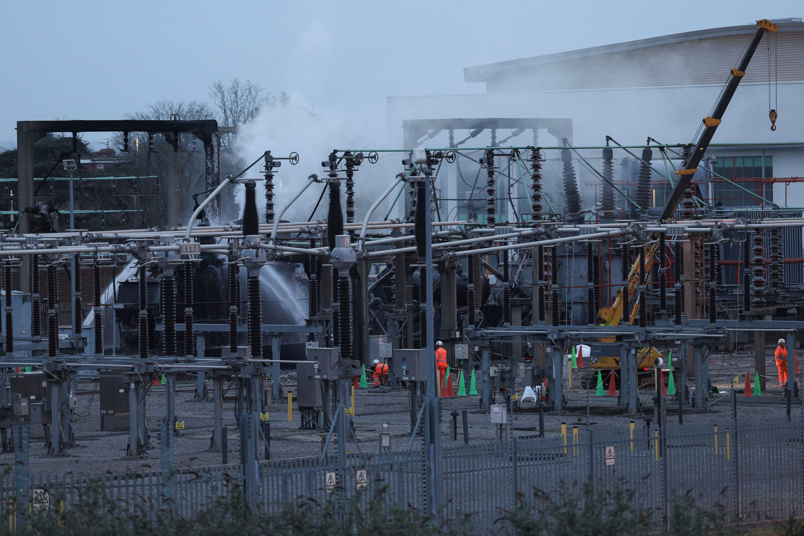 Heathrow Airport closed by fire at power station
