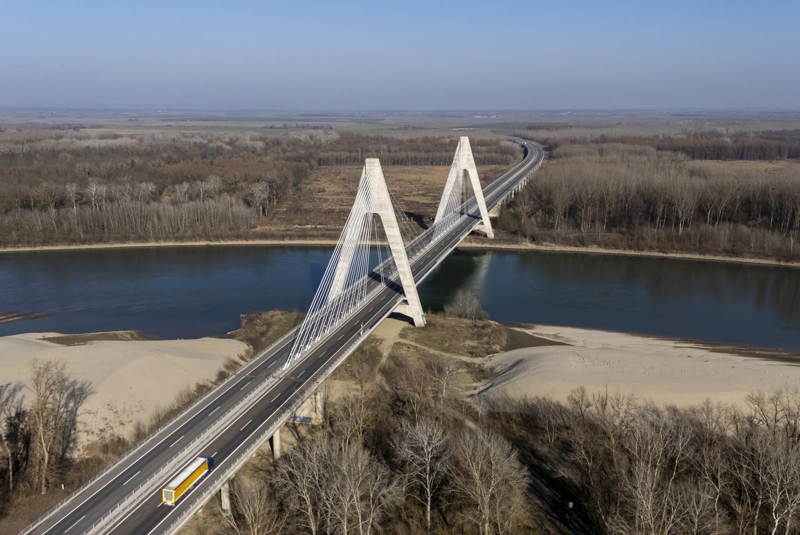 Punom parom se gradi posljednja dionica Koridora 5c, uskoro će put od Osijeka do Budimpešte trajati dva sata