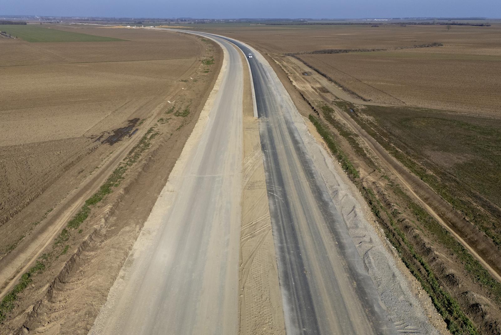 Punom parom se gradi posljednja dionica Koridora 5c, uskoro će put od Osijeka do Budimpešte trajati dva sata