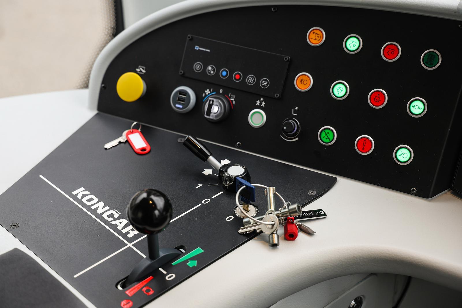 Zagreb: U promet puten prvi od  80 planiranih novih niskopodnih tramvaja ZET-a