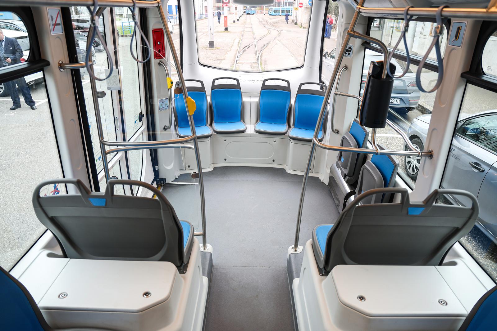Zagreb: U promet puten prvi od  80 planiranih novih niskopodnih tramvaja ZET-a