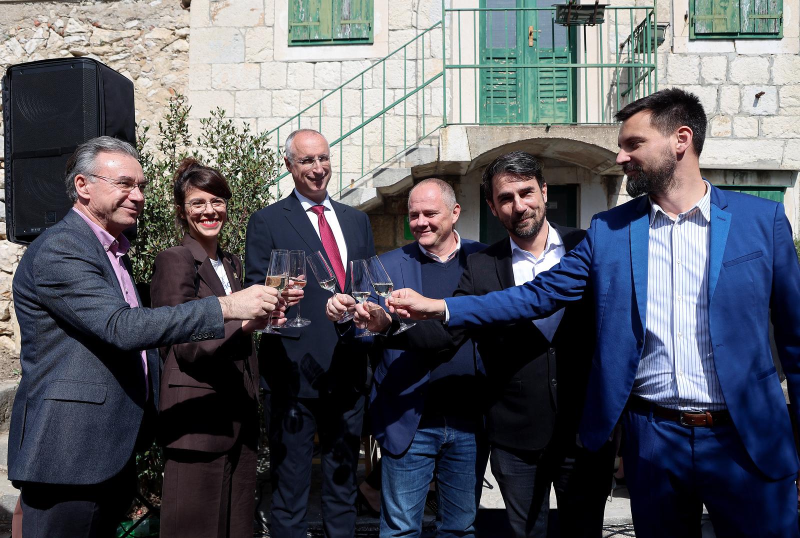 Split: Na Marjanu otvoren Botanički vrt