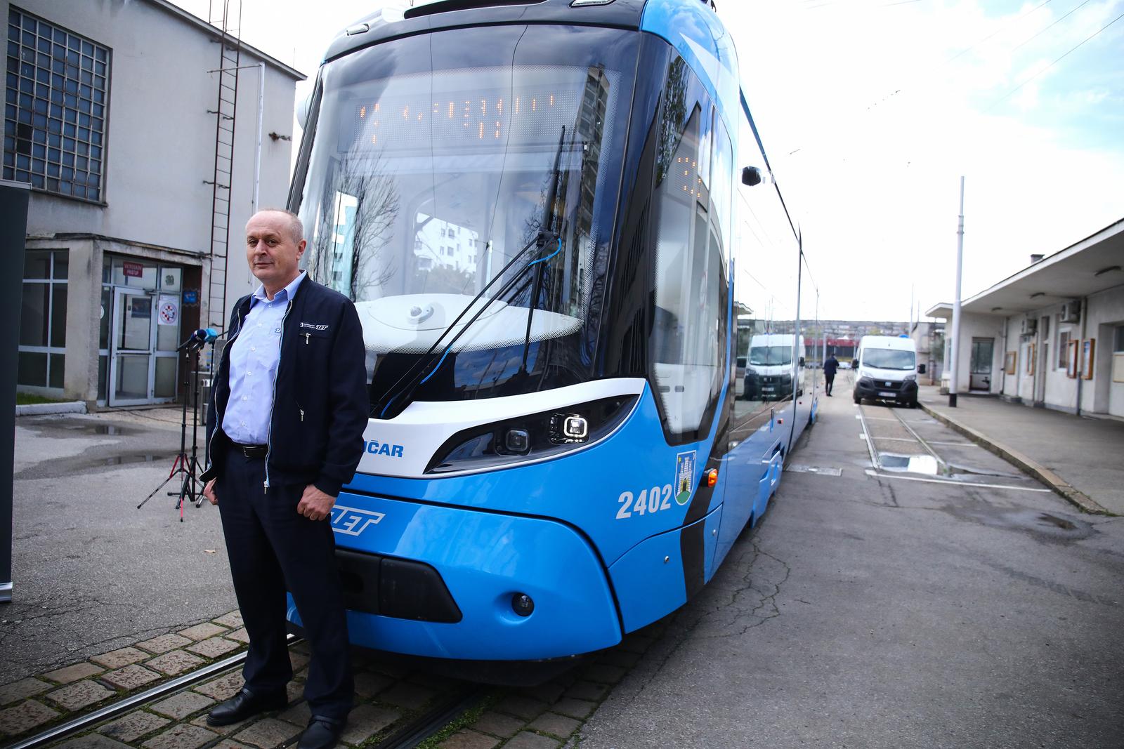 Zagreb: U promet pušten drugi novi niskopodni tramvaj, građani odlučili da će voziti na liniji 13