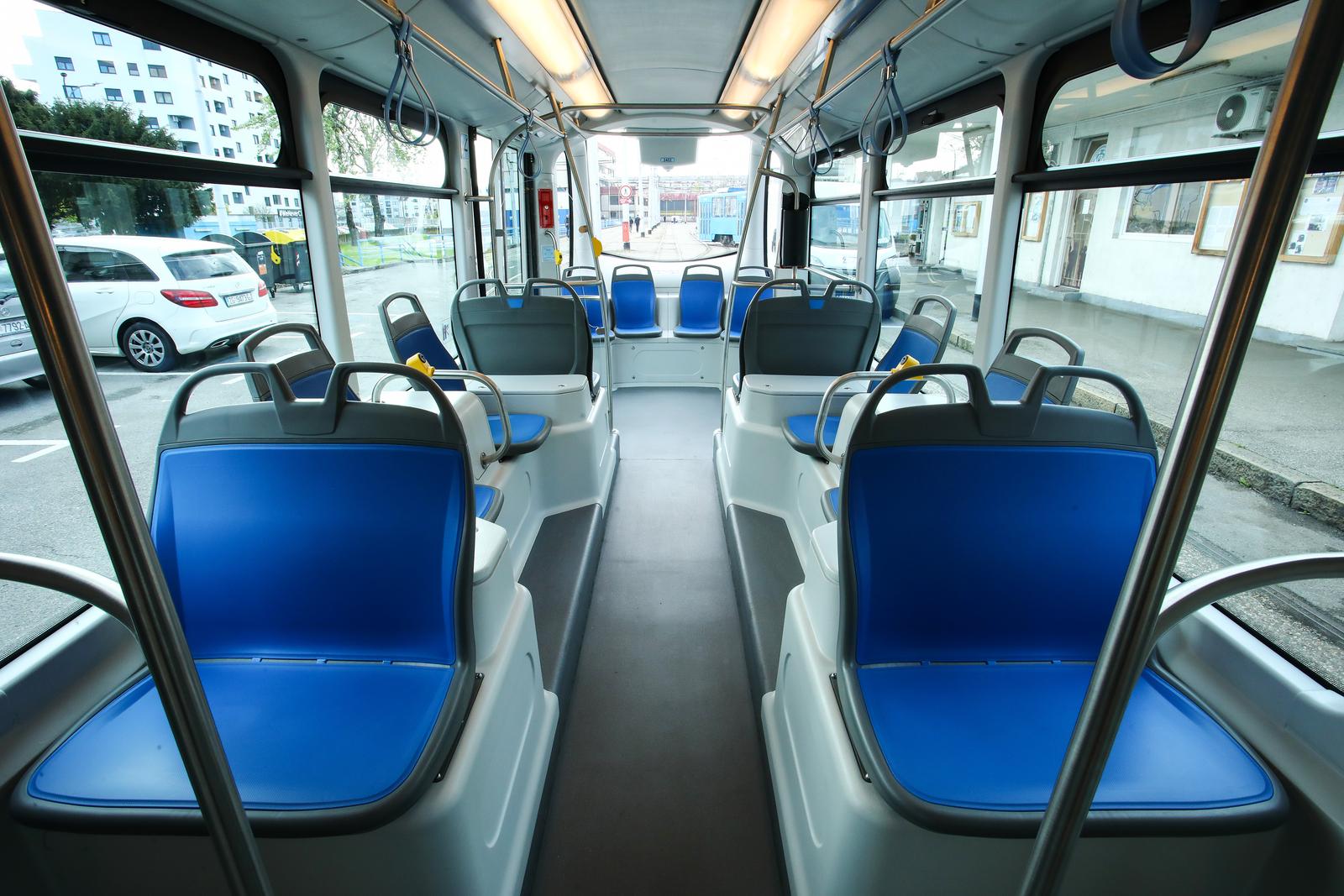 Zagreb: U promet pušten drugi novi niskopodni tramvaj, građani odlučili da će voziti na liniji 13